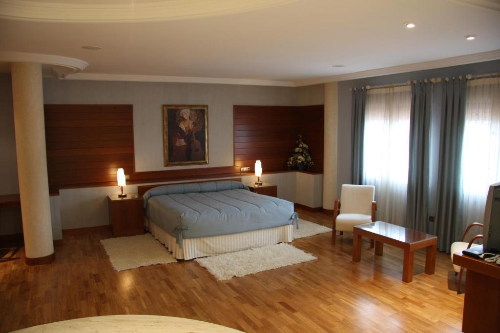 Hotel Alameda Alba De Tormes Chambre photo