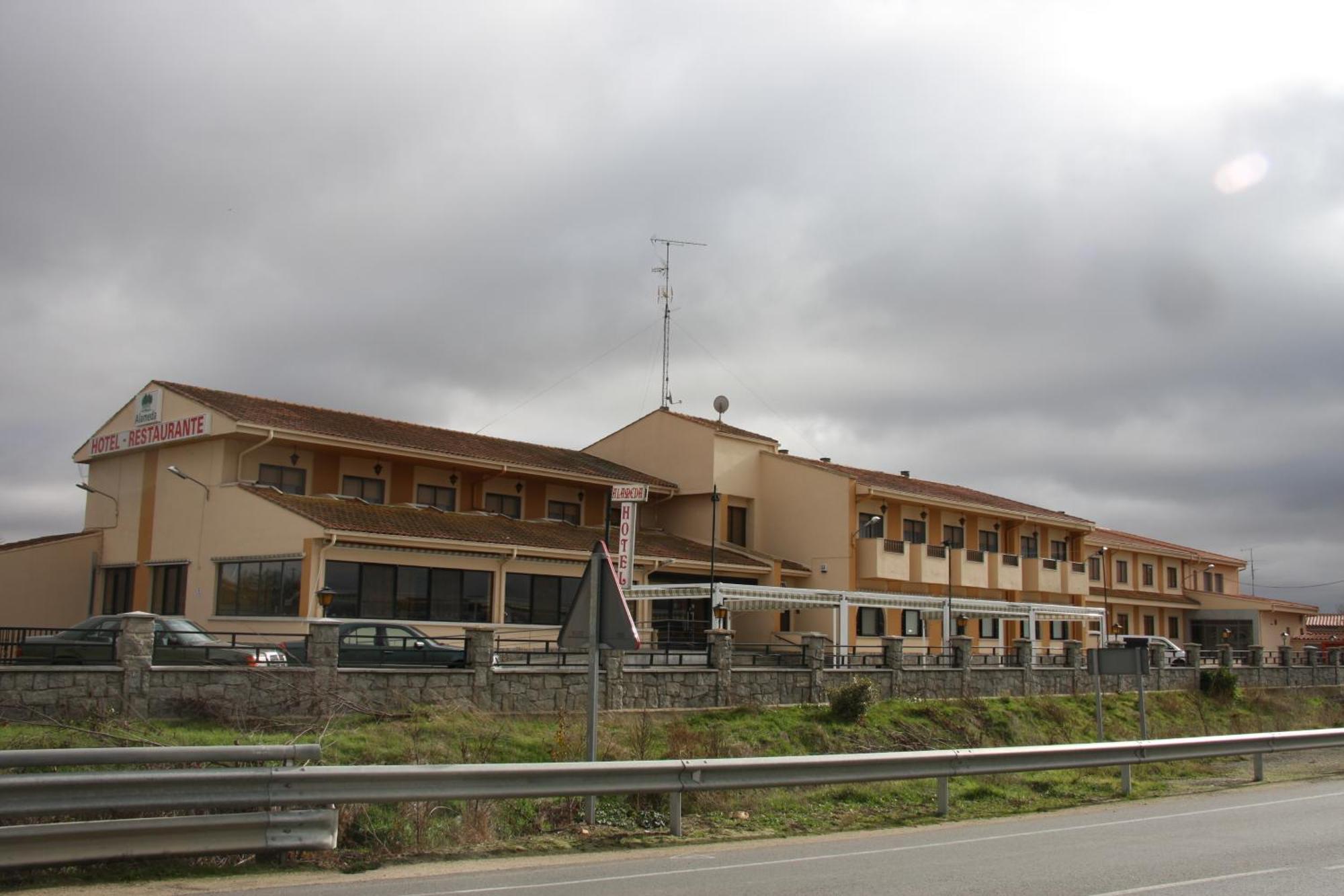 Hotel Alameda Alba De Tormes Extérieur photo