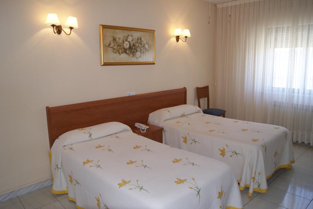 Hotel Alameda Alba De Tormes Extérieur photo