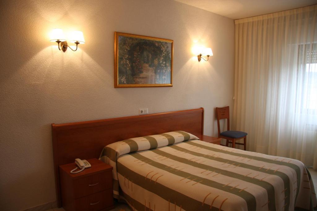Hotel Alameda Alba De Tormes Extérieur photo